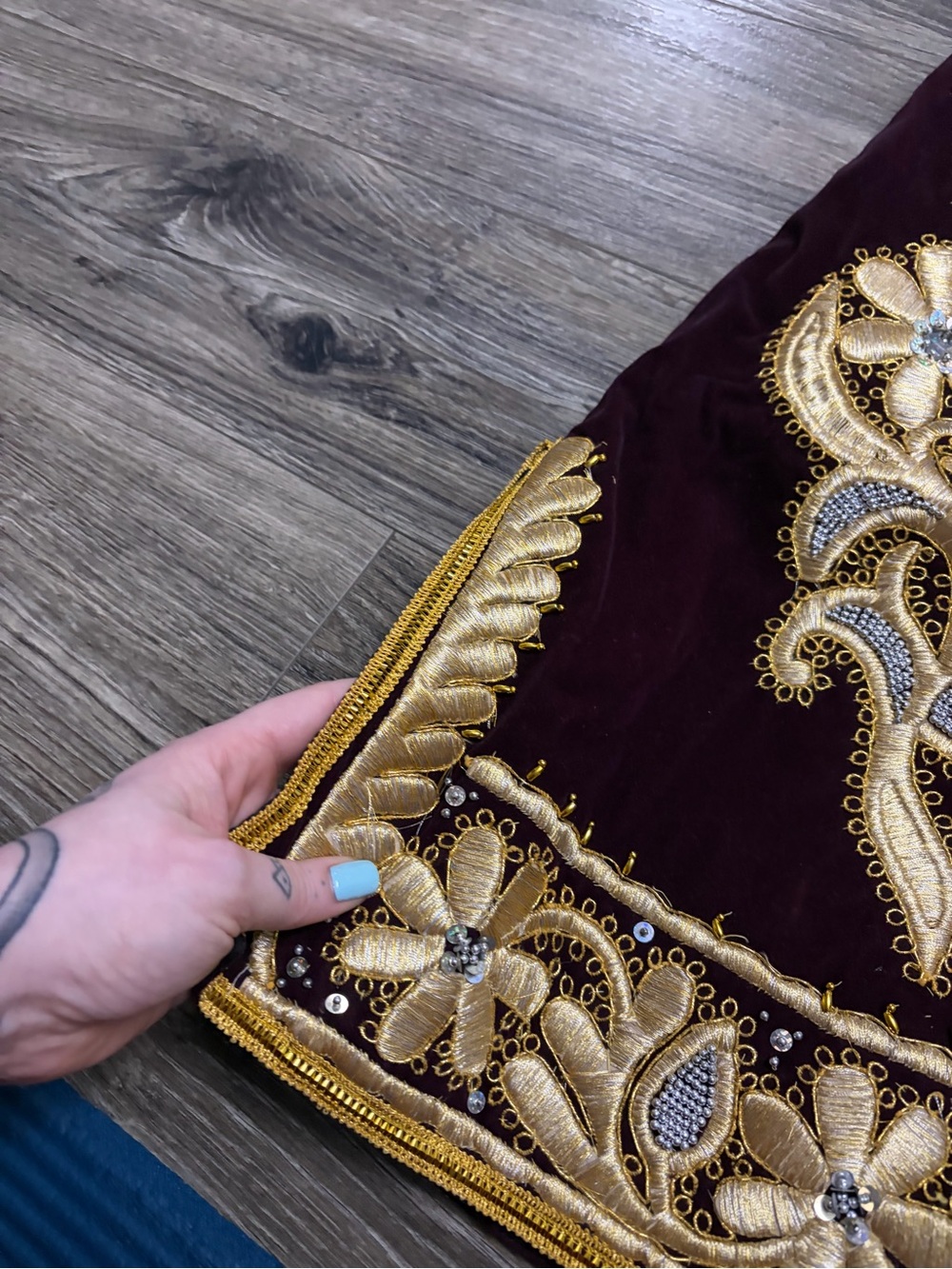 70s  Vintage Velvet Floral Embroidered Beaded Boho Tunic Vest (Plum/Gold) O/S - Picture 6 of 10